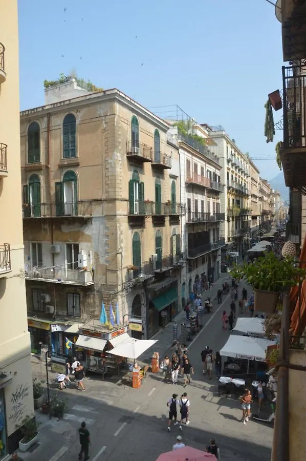 Domus Maqueda Bed & Breakfast Palermo Italy